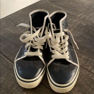 High top gently used sneakers. Men’s. Gucci